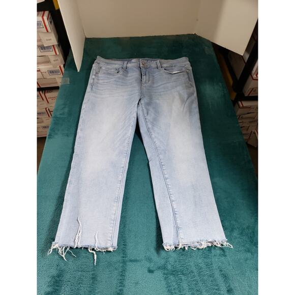 American Eagle Outfitters Denim - American Eagle Jeans Size 16 Womens Blue Stretch Fray Hem Mid Rise Artist Crop